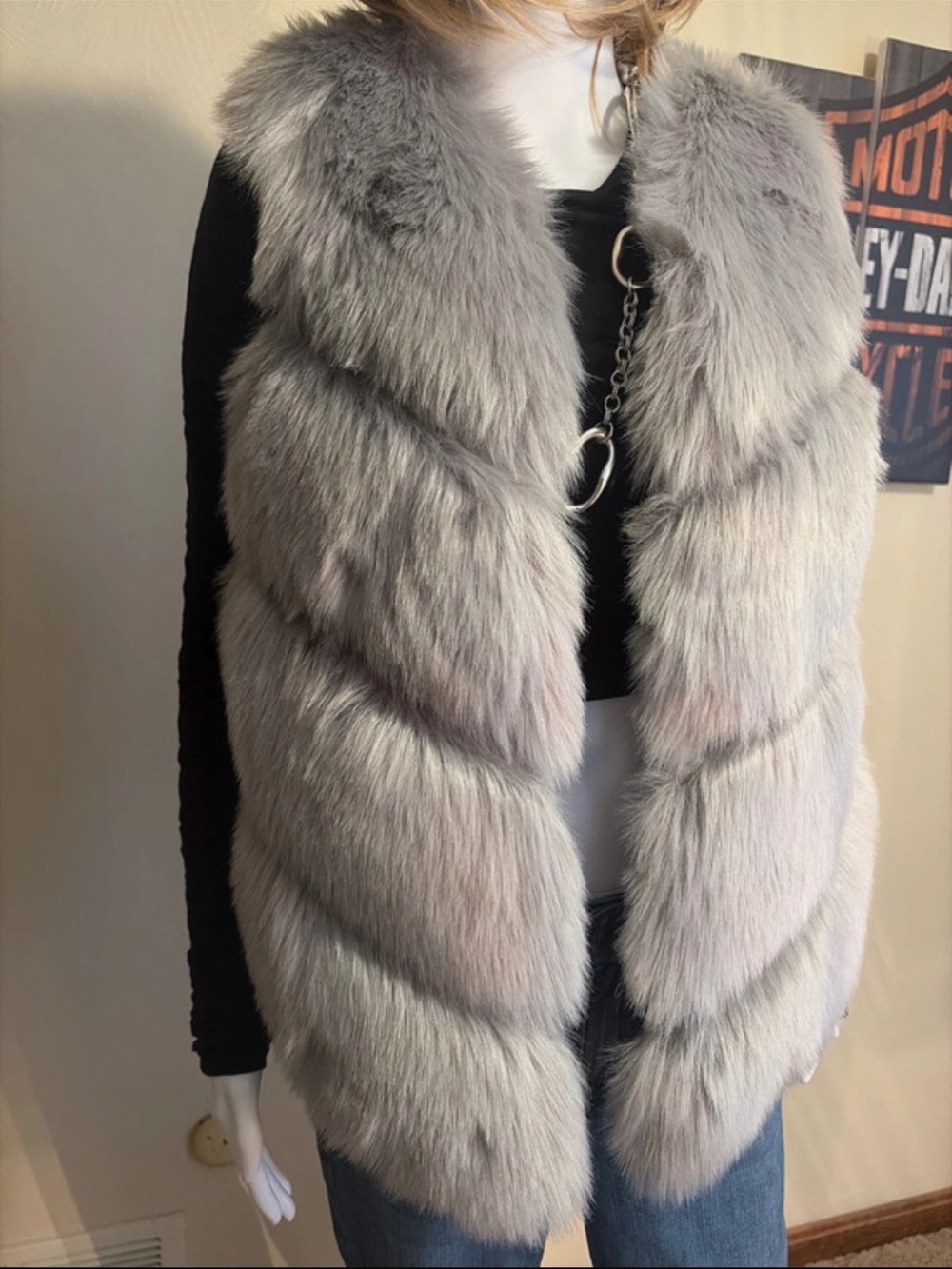 FASHIONABLE♦️FAUX FUR VEST